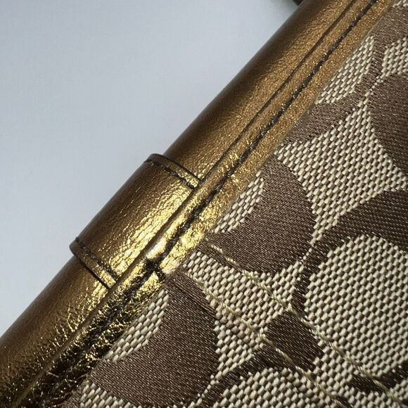 COACH SPECIAL EDITION Fall 2004 Leather Signature Wristlet Bronze Buckle - Picture 6 of 12